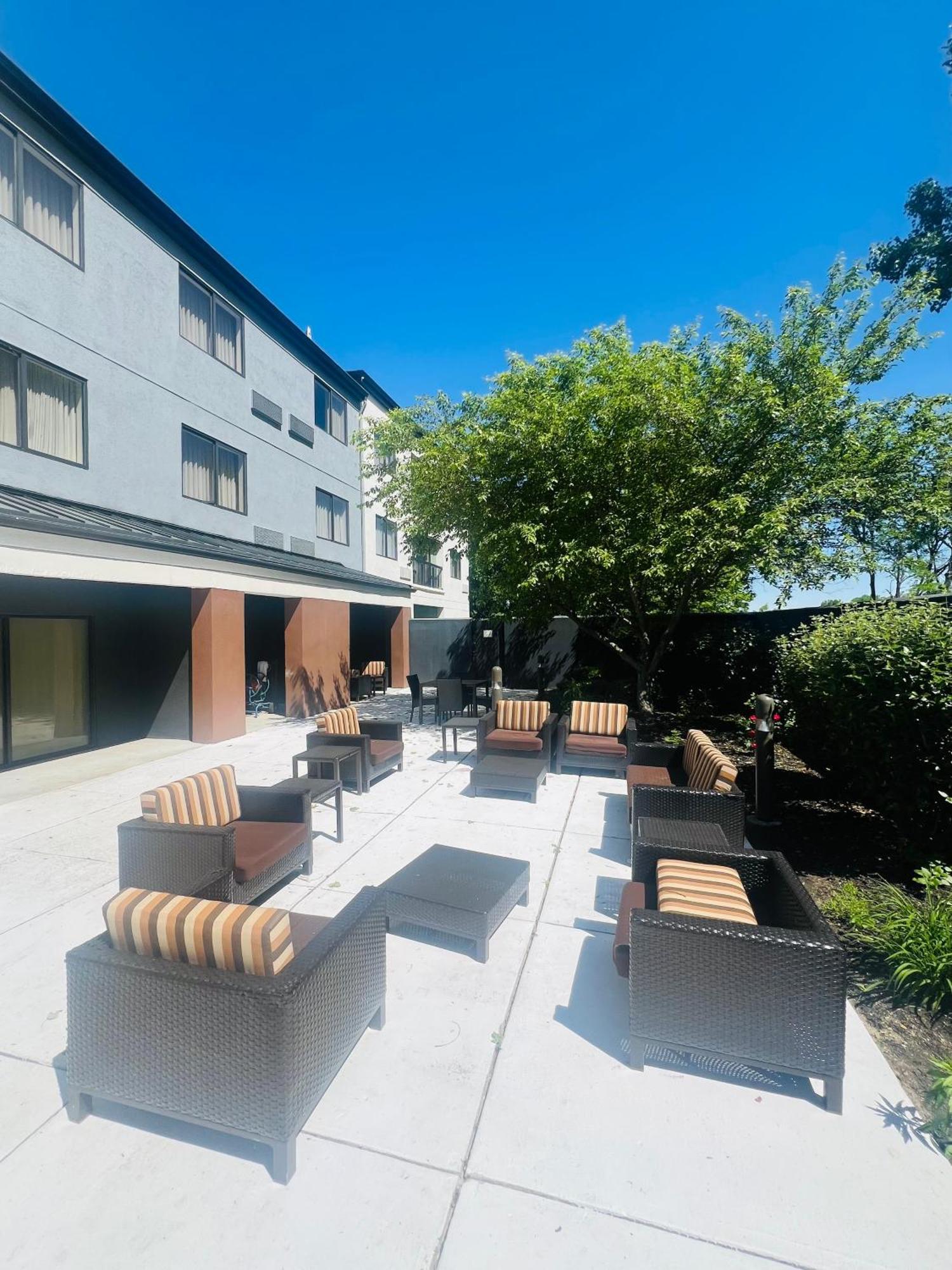 Country Inn & Suites By Radisson, Columbus-Edinburgh Exterior foto